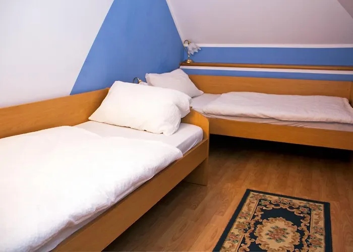 Jug Πανσιόν Blato